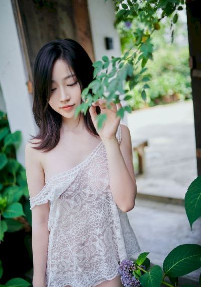 丰满人妇精油按摩