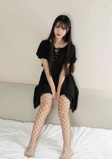 不戴奶罩的邻居hd无删减